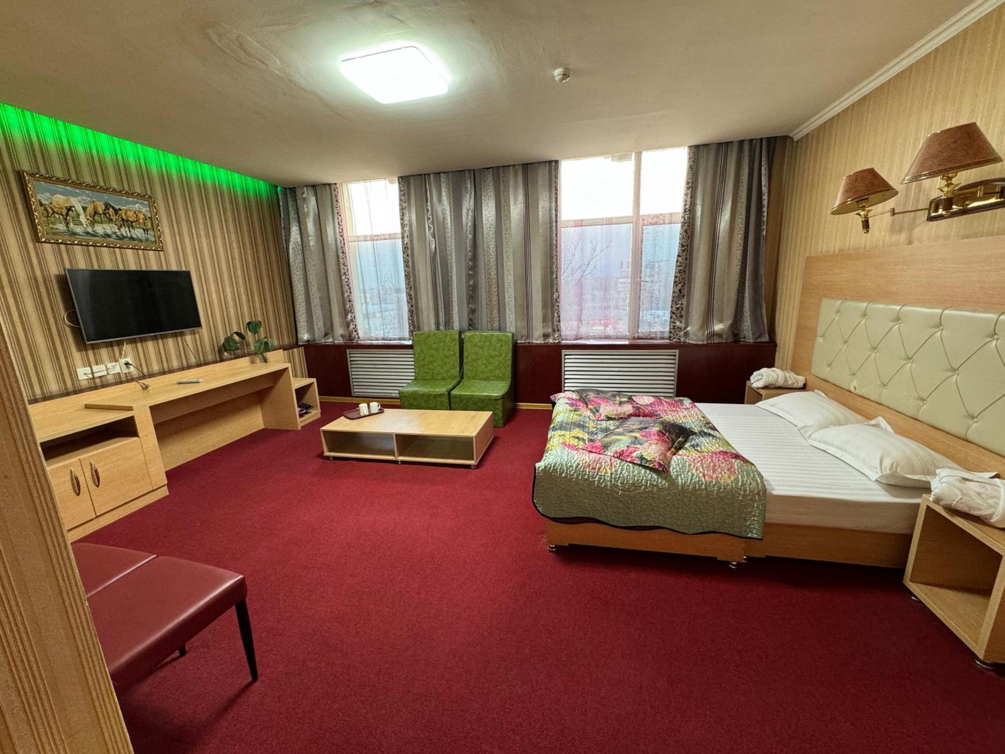 Zolotoi Drakon Hotel Almaty Eksteriør bilde
