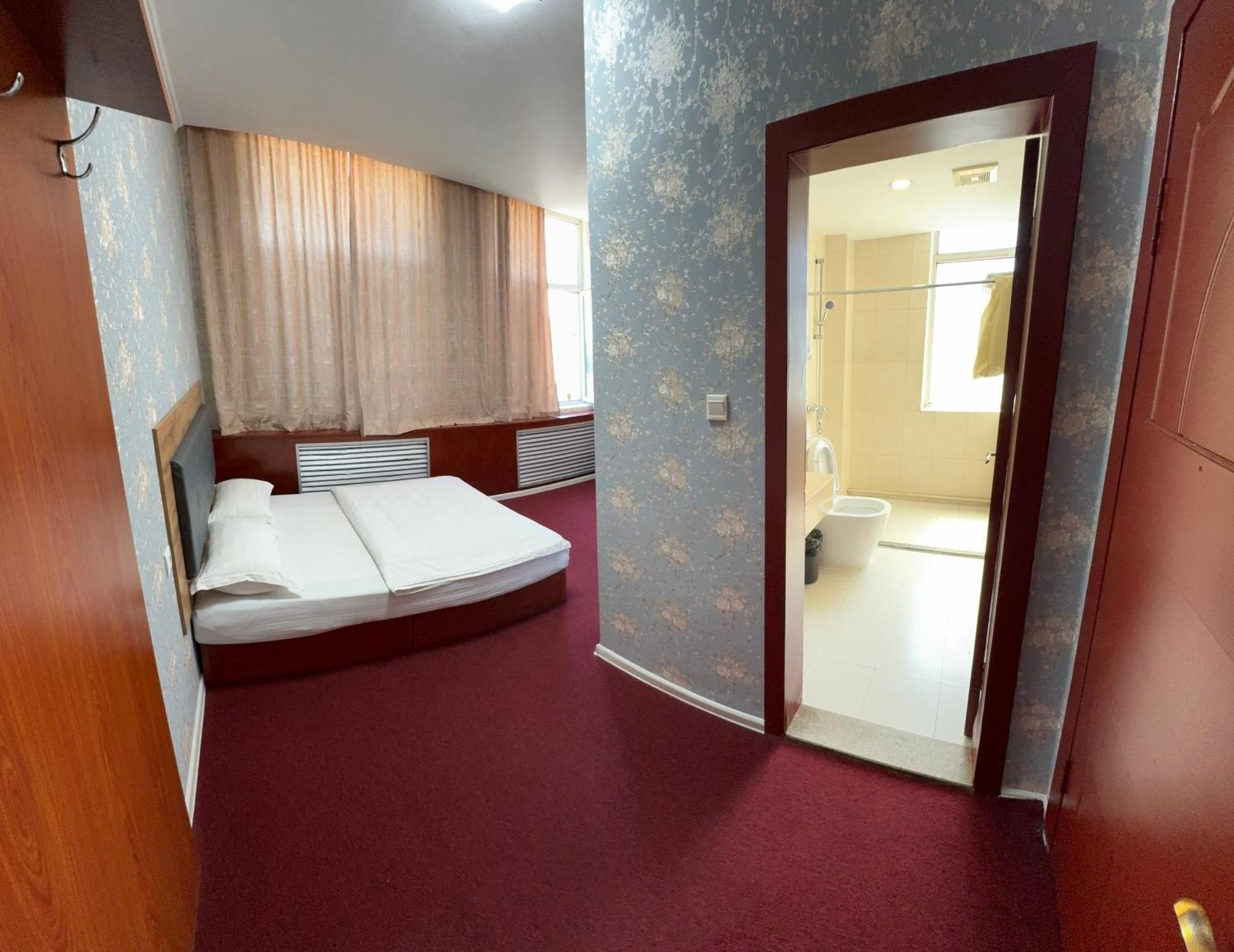 Zolotoi Drakon Hotel Almaty Eksteriør bilde