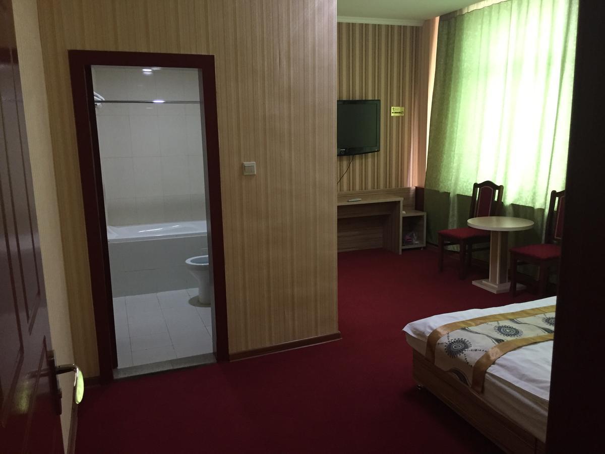 Zolotoi Drakon Hotel Almaty Eksteriør bilde